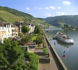 Moselschifffahrt - Tagesschifffahrt Zell nach Cochem oder Bernkastel