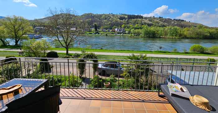 Ferienwohnung mit Balkon und Moselblick