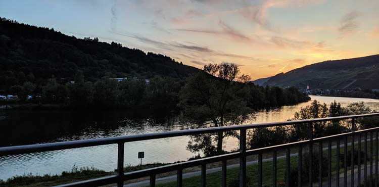 Sonnenuntergang - Balkon ist südlich ausgerichtet.